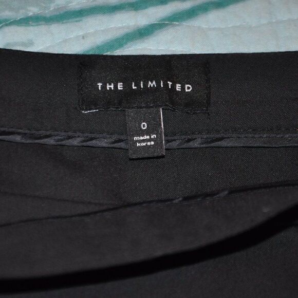 2/$10 The Limited Black Skirt with Hemline Pleating MUST BUNDLE FOR THIS PRICE - Picture 5 of 5